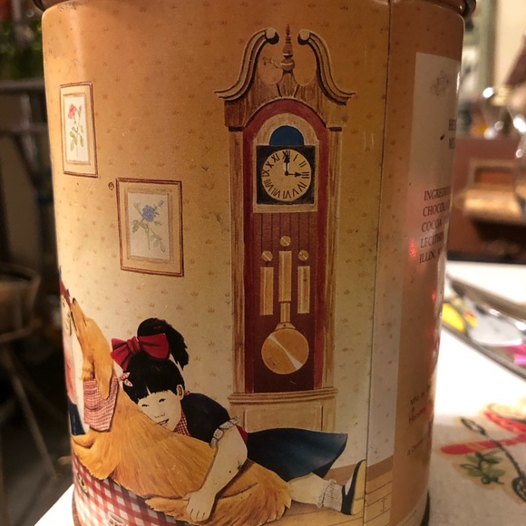 6773 Vintage 1990 Hershey Kisses Hometown Series Canister #5 Tin Box Chocolate - Picture 6 of 9